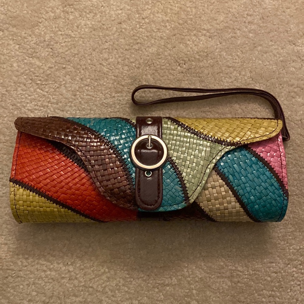 Multicolor basket wristlet